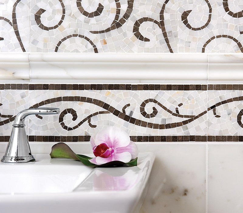 The Lace Collection also includes borders, a sinuous and thoughtful finish to this design in the Curve pattern.